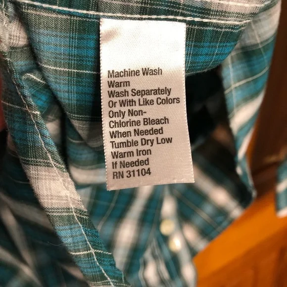 Easy care Saddlebred green/ white plaid button down size MEDIUM cotton/polyester - Picture 5 of 7